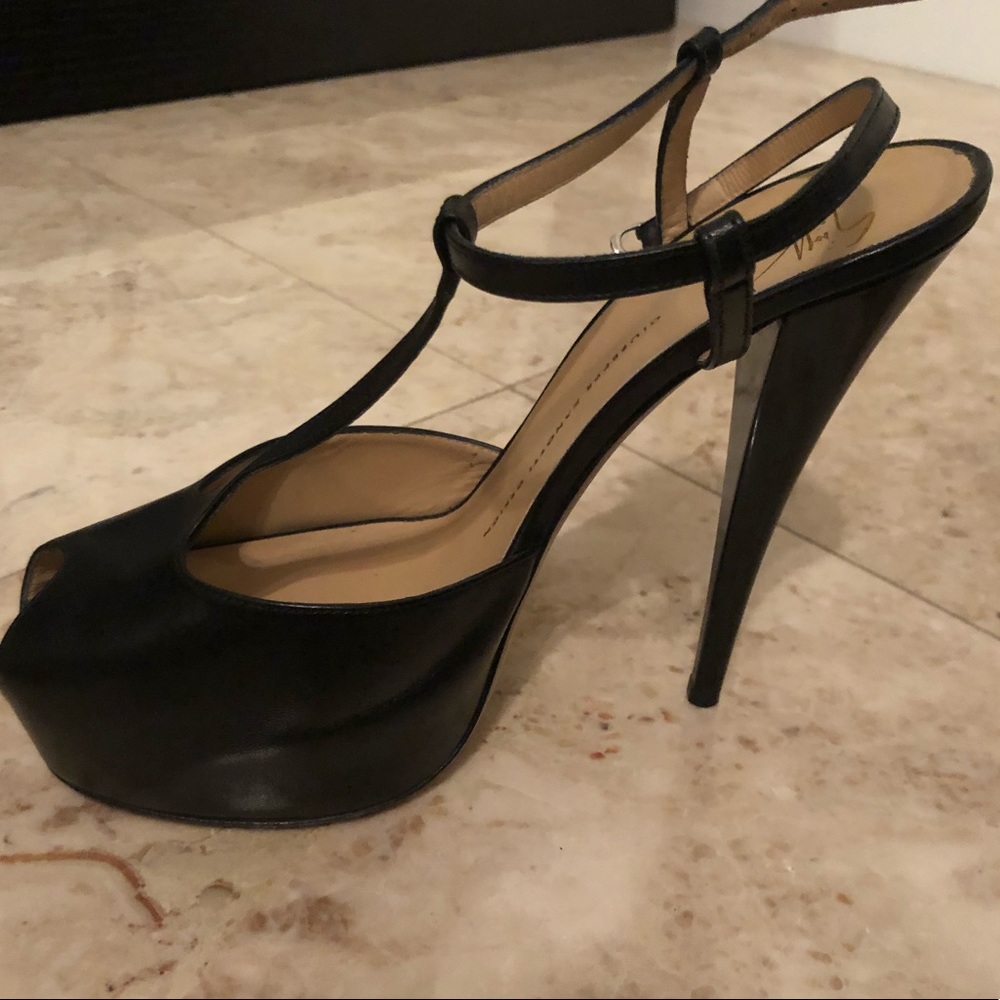 Black leather t-strap platform peep-toe heels